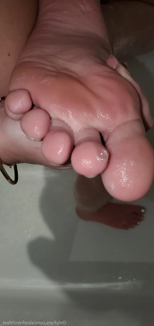 alicefrenchfeet [ alice.frenchfeet ] Onlyfans leaked photo 8828308 on Hotleaks.tv