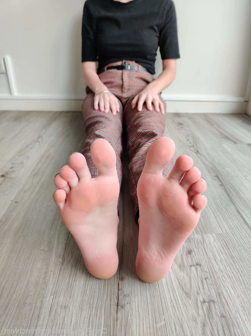 alicefrenchfeet [ alice.frenchfeet ] Onlyfans leaked photo 8828452 on Hotleaks.tv