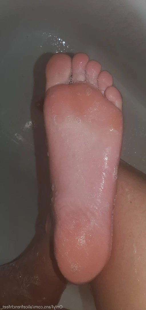 alicefrenchfeet [ alice.frenchfeet ] Onlyfans leaked photo 8829142 on Hotleaks.tv