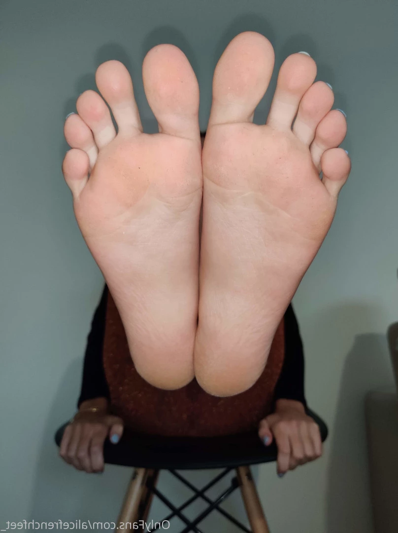 alicefrenchfeet [ alice.frenchfeet ] Onlyfans leaked photo 8829464 on Hotleaks.tv