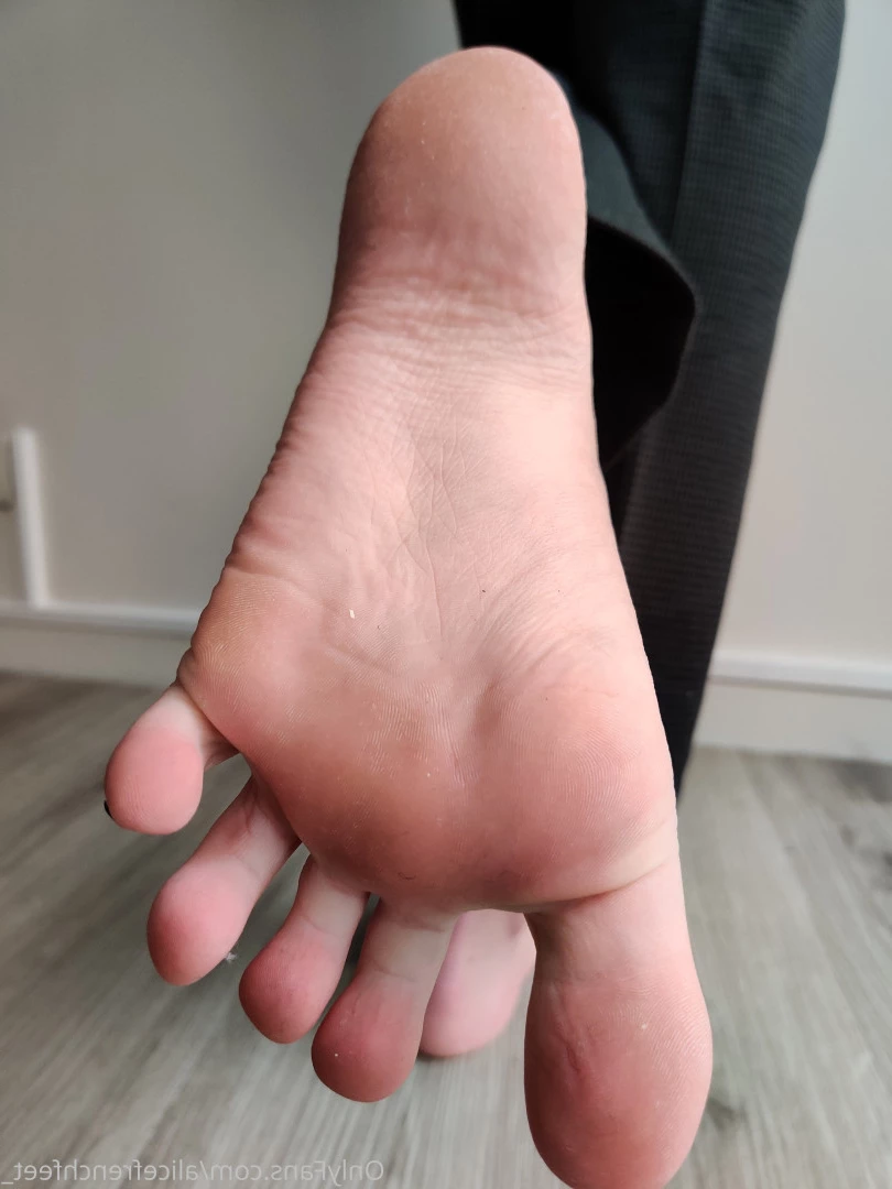 alicefrenchfeet [ alice.frenchfeet ] Onlyfans leaked photo 8829954 on Hotleaks.tv