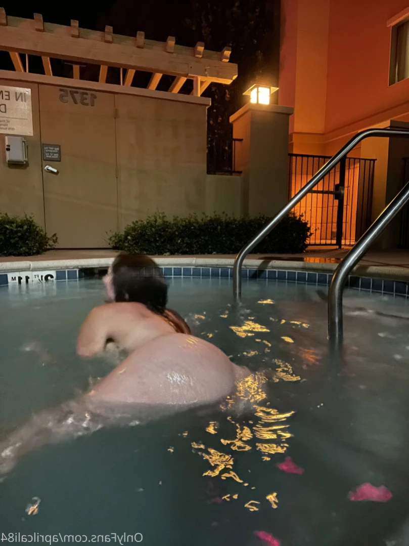 aprilcali84 Onlyfans leaked photo 16270129 on Hotleaks.tv