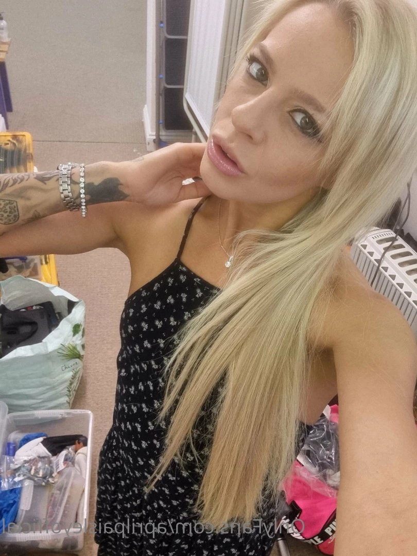 April Paisley OFFICIAL [ aprilpaisleyofficial ] Onlyfans leaked photo 8949655 on Hotleaks.tv