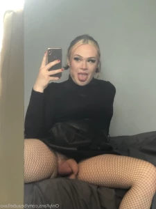 8944976