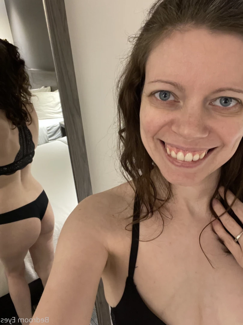 Bedroom Eyes [ bedroom_eyes ] Onlyfans leaked photo 16130974 on Hotleaks.tv