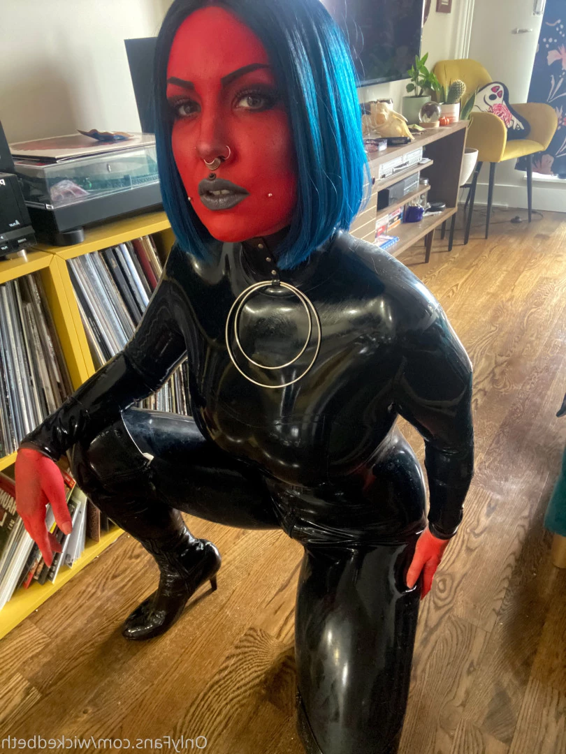 Backdoor Goth 🦇 [ bettyclark ] Onlyfans leaked photo 8814852 on Hotleaks.tv