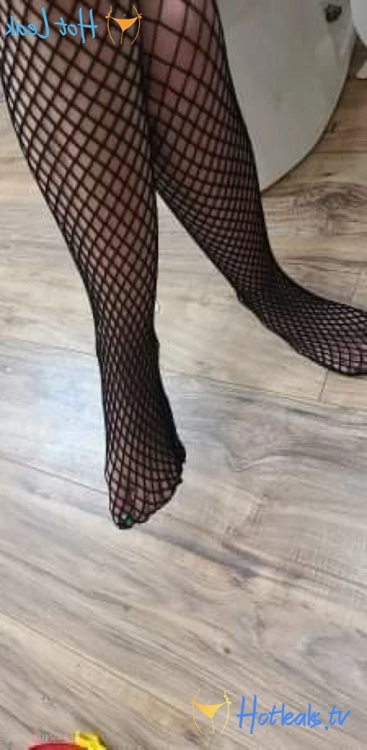 MissNikkiX666 [ bongbitch420 ] Onlyfans leaked photo 12870926 on Hotleaks.tv