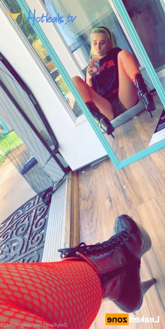 MissNikkiX666 [ bongbitch420 ] Onlyfans leaked photo 13822035 on Hotleaks.tv