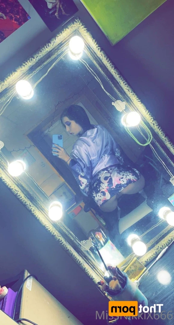 MissNikkiX666 [ bongbitch420 ] Onlyfans leaked photo 15567923 on Hotleaks.tv