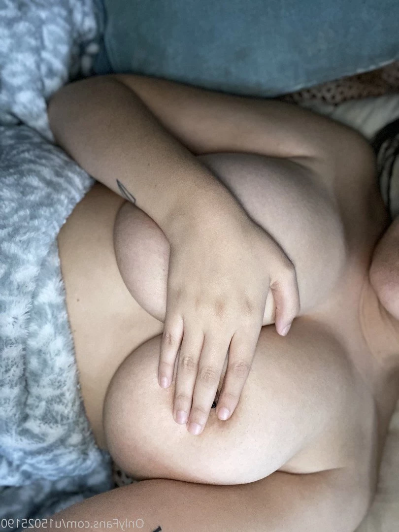 liz [ lizbl0ws ] Onlyfans leaked photo 734517 on Hotleaks.tv