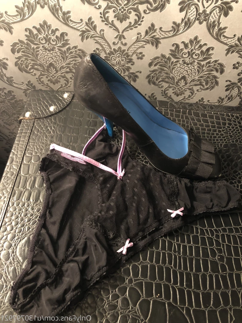 feetqueen 👑 🔥🏆 feet, pantyhose, teaser [ femdomyou ] Onlyfans leaked photo 8794557 on Hotleaks.tv