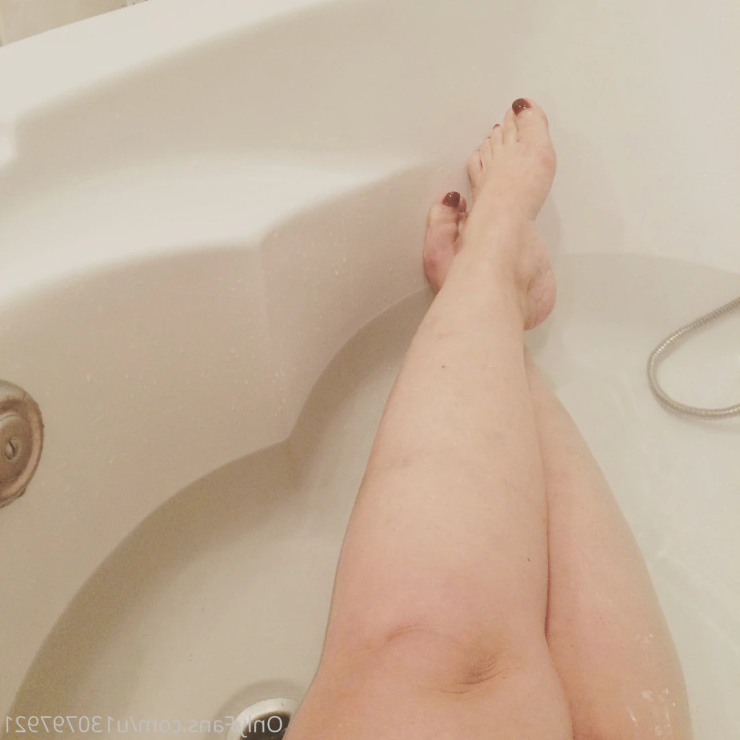 feetqueen 👑 🔥🏆 feet, pantyhose, teaser [ femdomyou ] Onlyfans leaked photo 8794677 on Hotleaks.tv