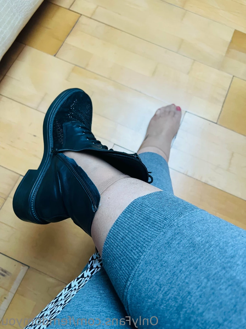 feetqueen 👑 🔥🏆 feet, pantyhose, teaser [ femdomyou ] Onlyfans leaked photo 8794768 on Hotleaks.tv