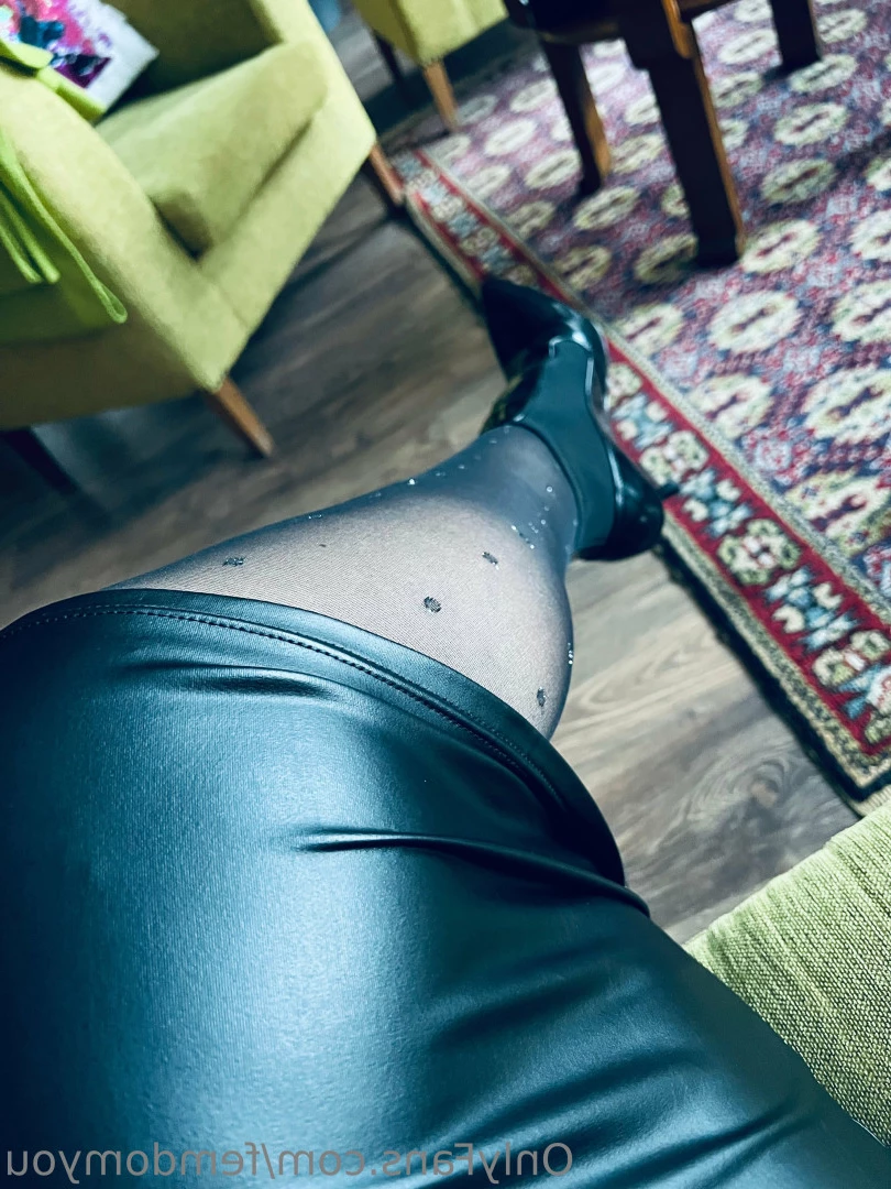 feetqueen 👑 🔥🏆 feet, pantyhose, teaser [ femdomyou ] Onlyfans leaked photo 8795248 on Hotleaks.tv