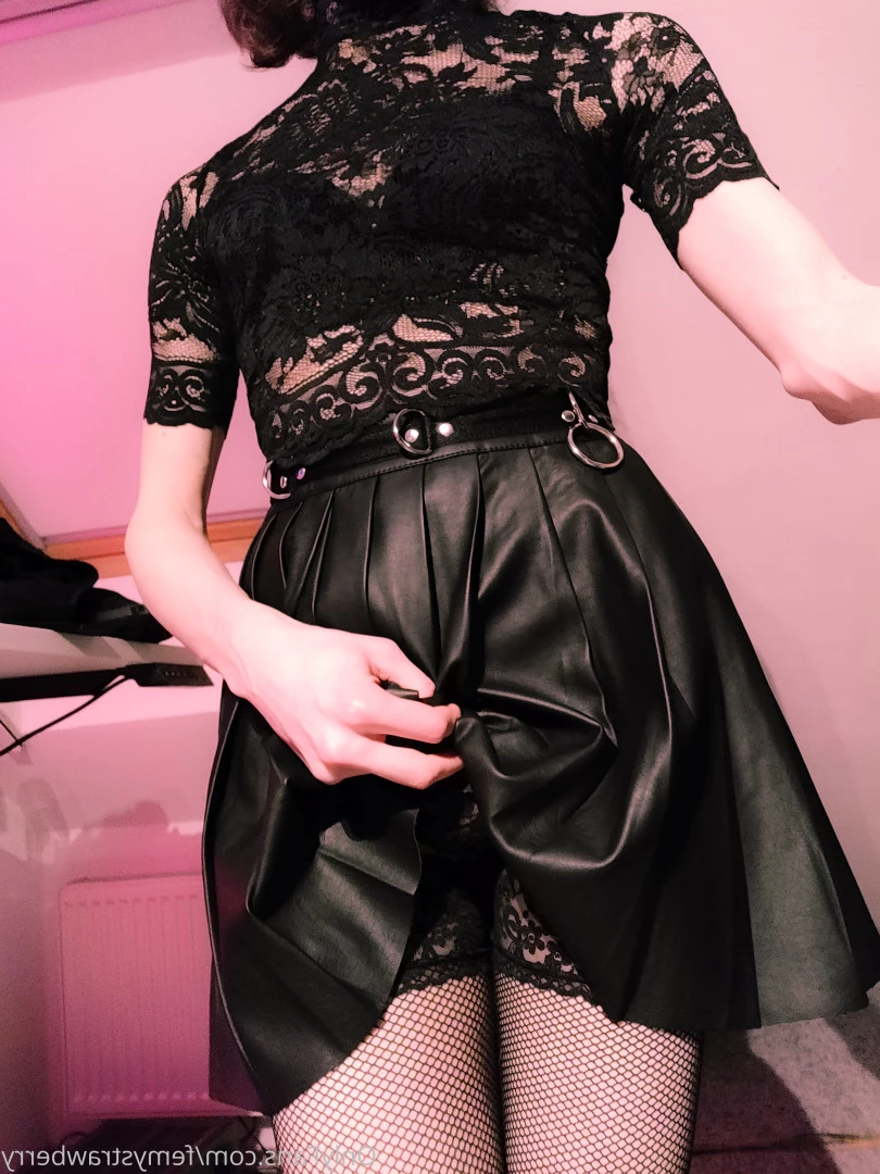 Lil Snarky Berry [ lilsnarkyberry ] Onlyfans leaked photo 8761981 on Hotleaks.tv