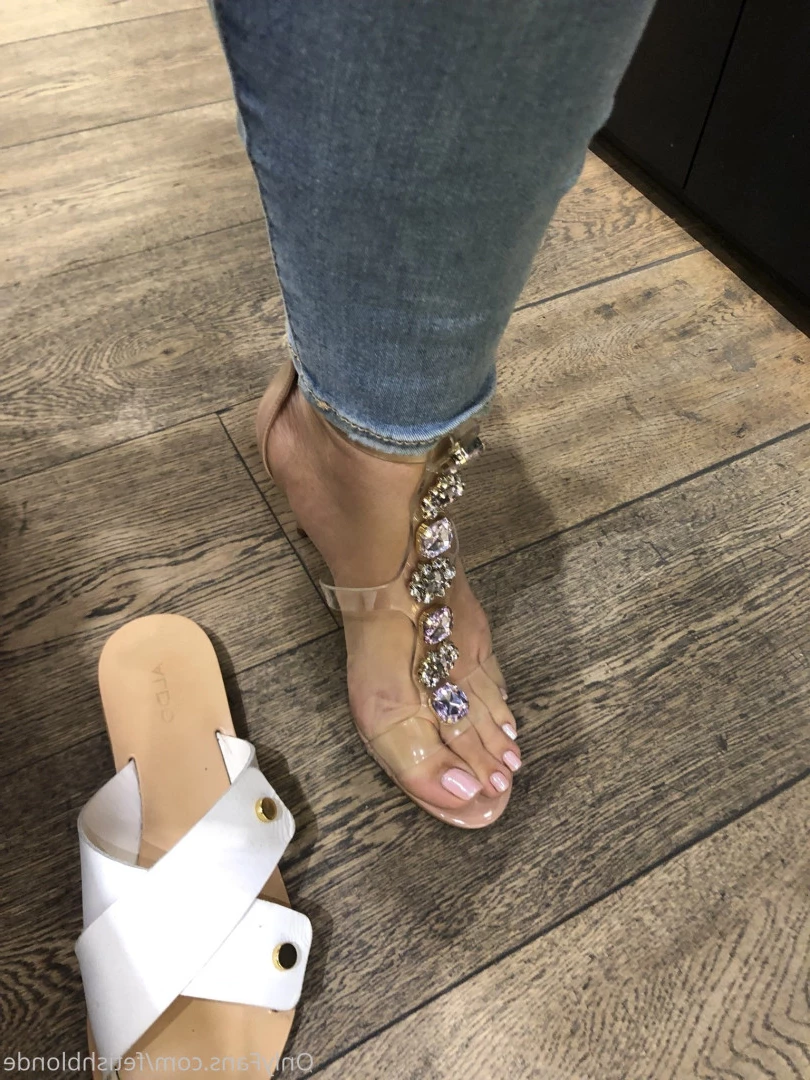Foot fetish blonde [ fetishblonde ] Onlyfans leaked photo 10209560 on Hotleaks.tv