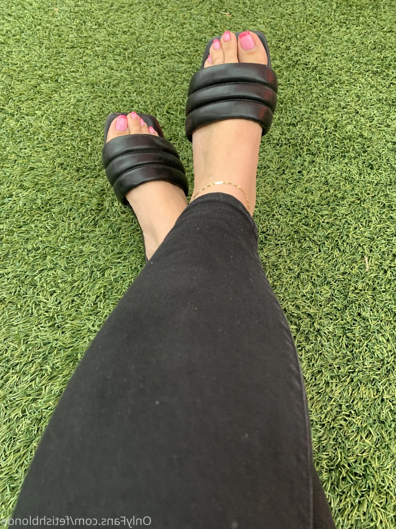 Foot fetish blonde [ fetishblonde ] Onlyfans leaked photo 10209954 on Hotleaks.tv