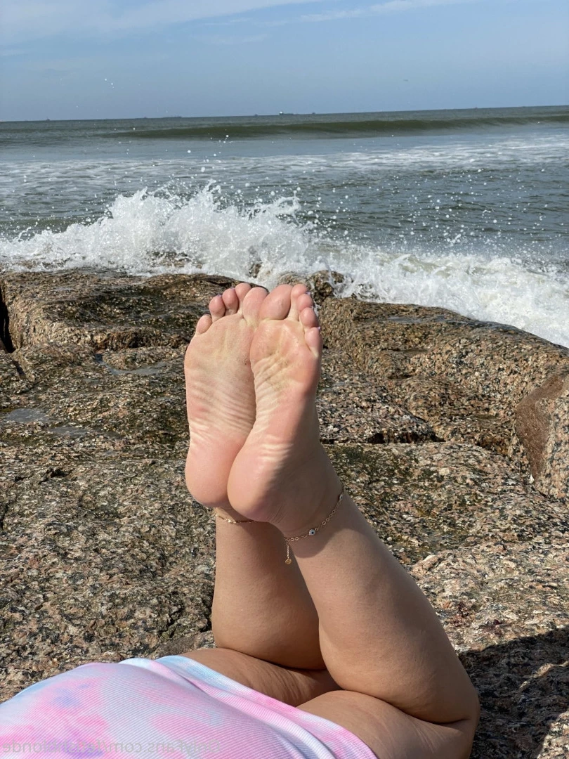 Foot fetish blonde [ fetishblonde ] Onlyfans leaked photo 10210576 on Hotleaks.tv