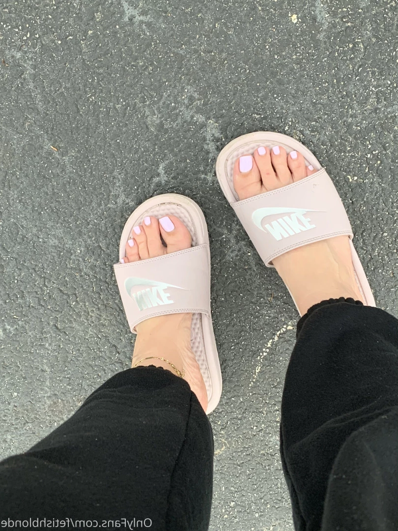 Foot fetish blonde [ fetishblonde ] Onlyfans leaked photo 10210684 on Hotleaks.tv