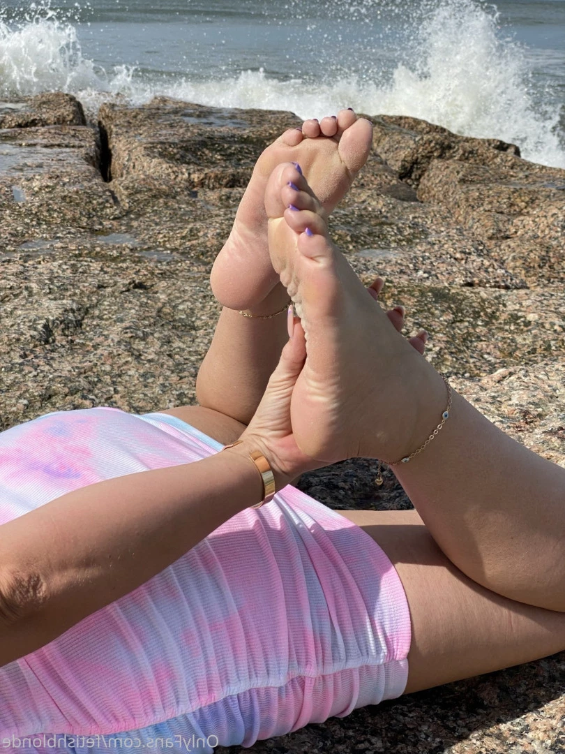 Foot fetish blonde [ fetishblonde ] Onlyfans leaked photo 10213603 on Hotleaks.tv