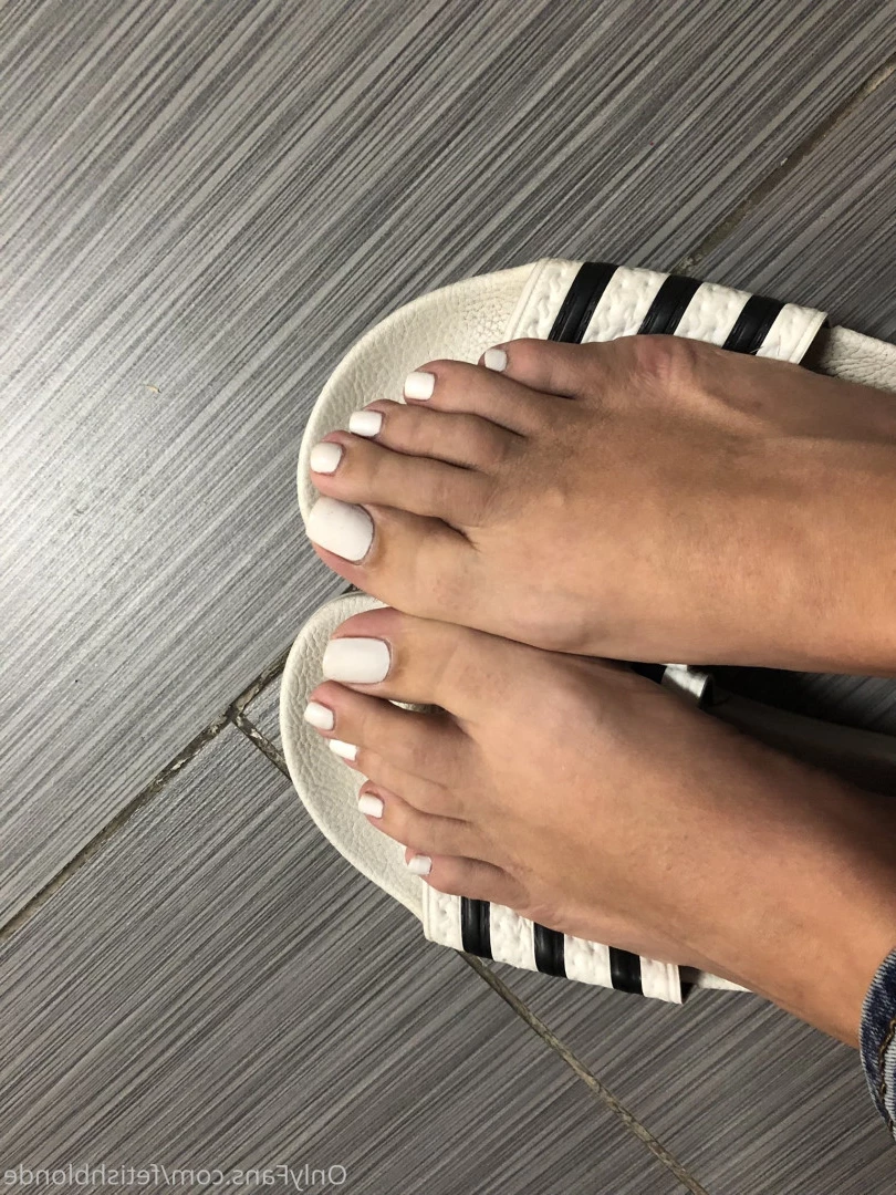 Foot fetish blonde [ fetishblonde ] Onlyfans leaked photo 10213622 on Hotleaks.tv