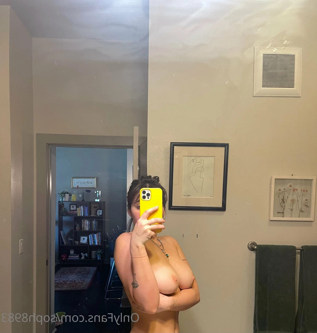 iloveyou [ g57321 ] Onlyfans leaked photo 8533402 on Hotleaks.tv