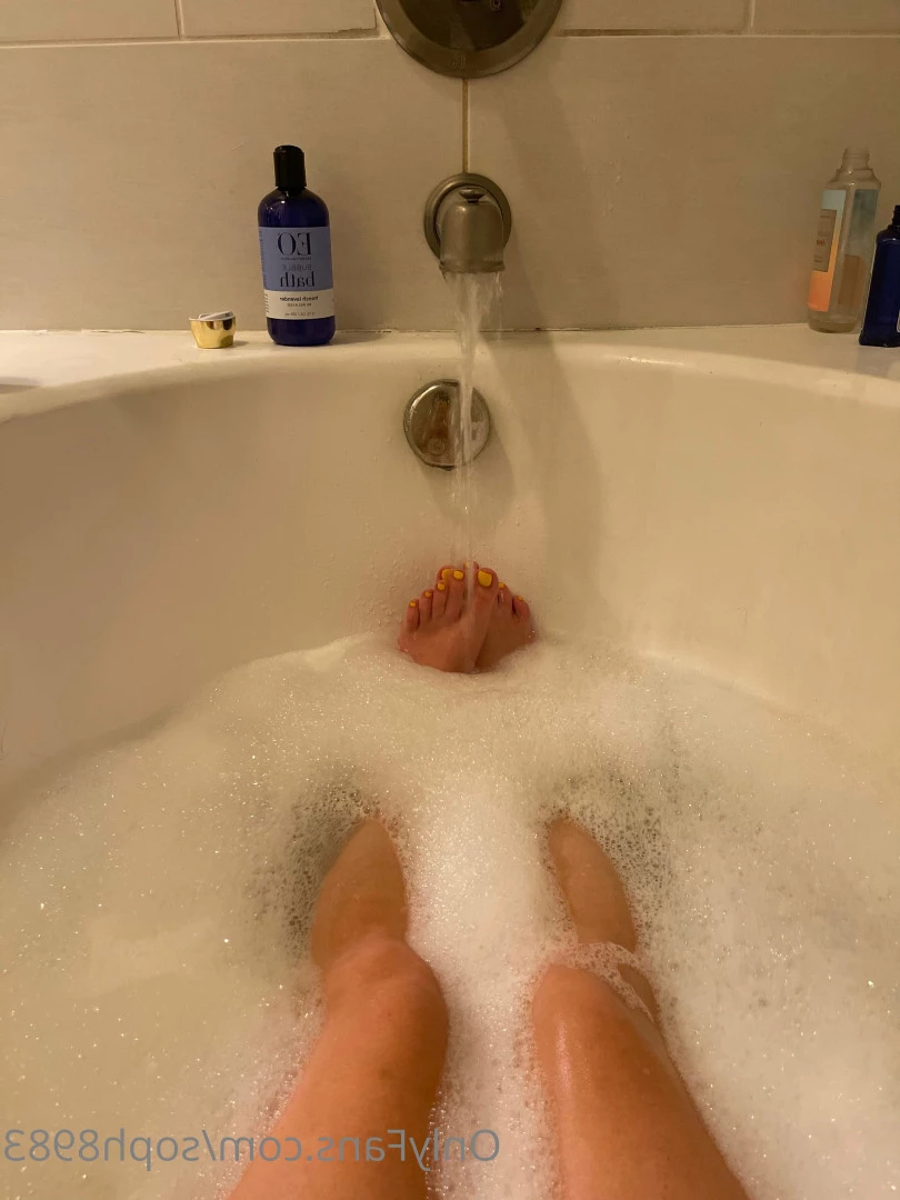iloveyou [ g57321 ] Onlyfans leaked photo 8536833 on Hotleaks.tv