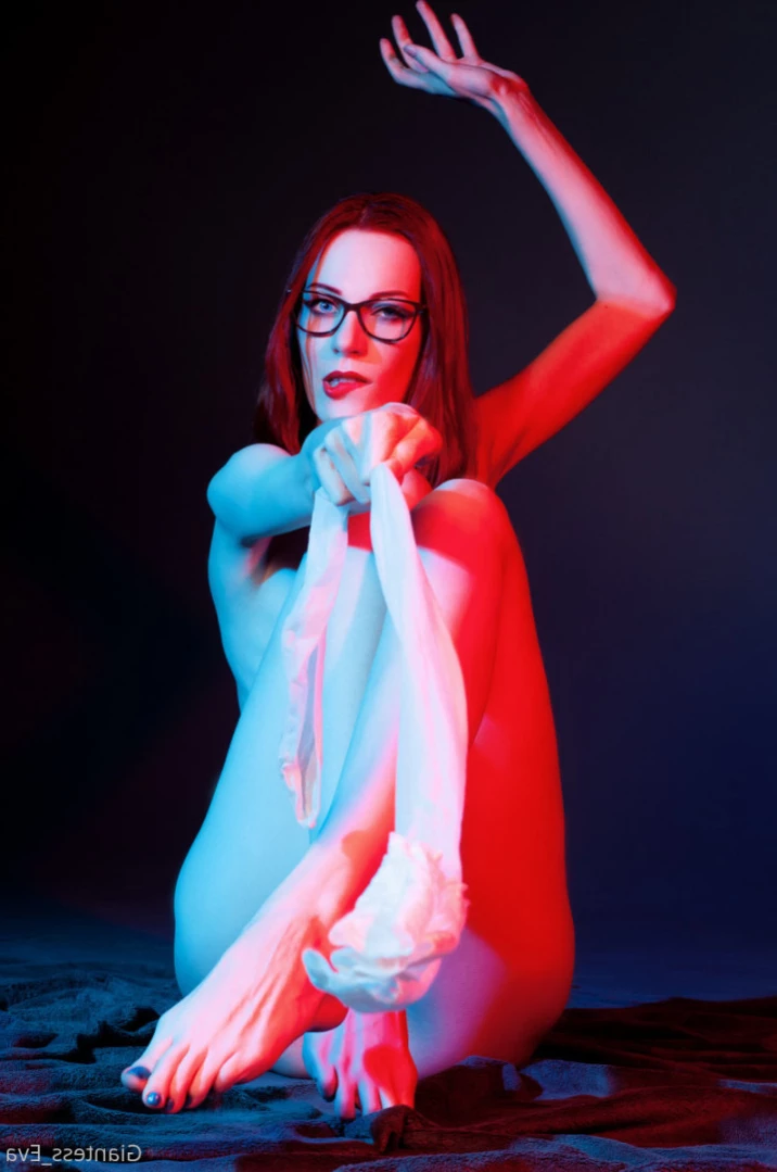 Giantess Eva [ giantess_eva ] Onlyfans leaked photo 12844334 on Hotleaks.tv