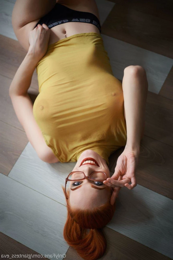 Giantess Eva [ giantess_eva ] Onlyfans leaked photo 13860608 on Hotleaks.tv