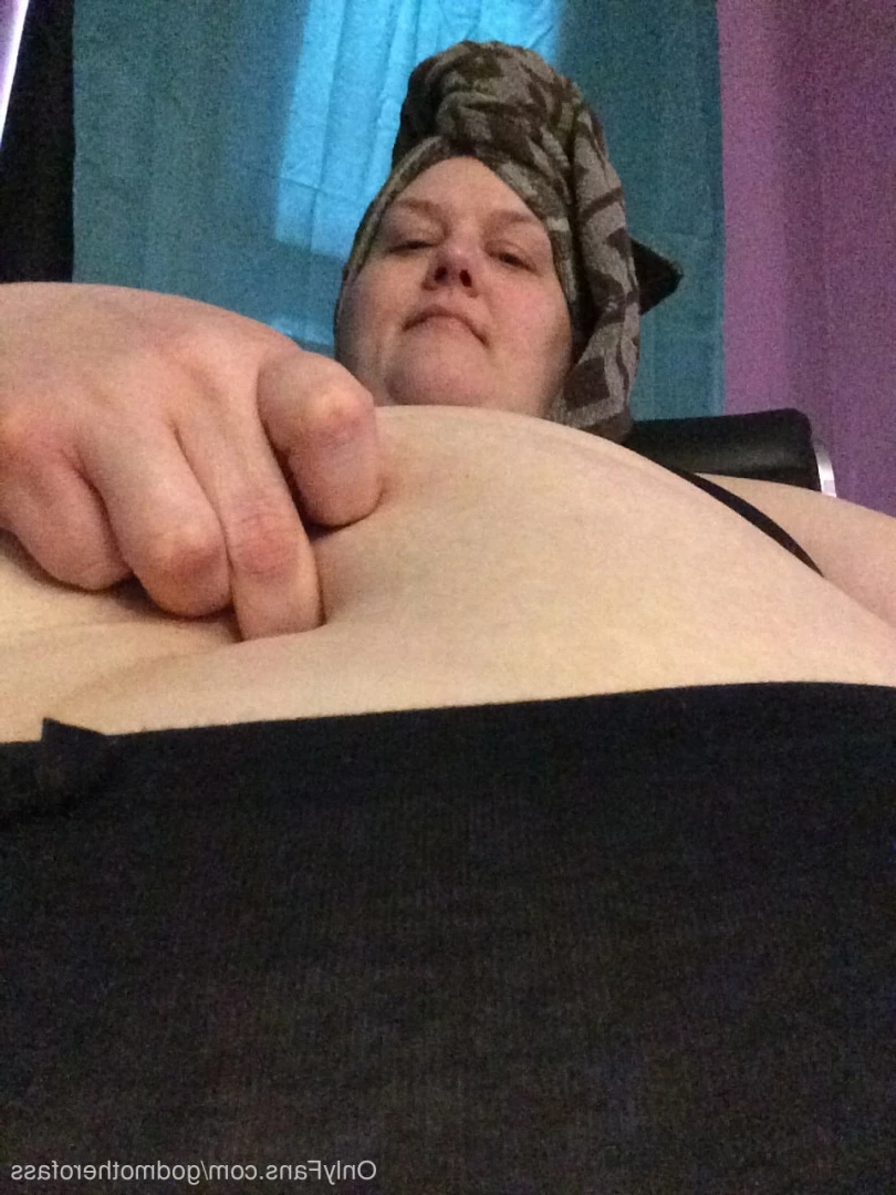 🧁GodMother Of Ass Mina Luciano🧁 [ godmotherofass ] Onlyfans leaked photo 8709314 on Hotleaks.tv