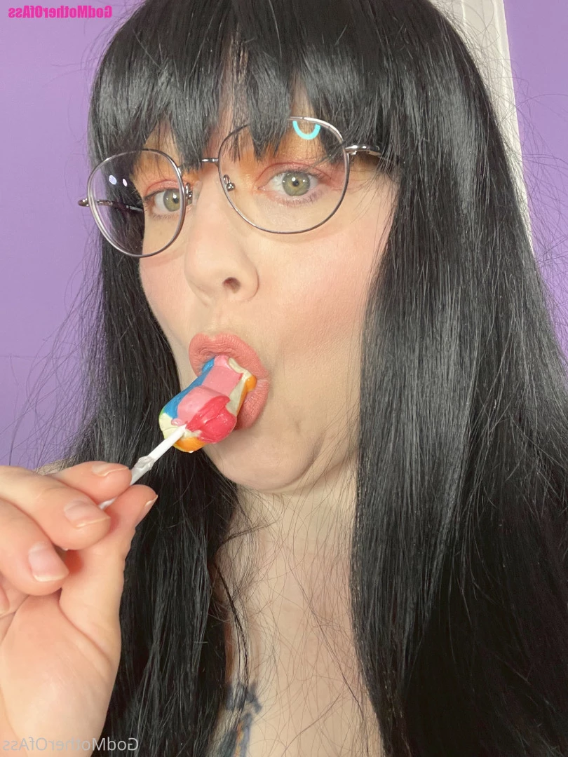 🧁GodMother Of Ass Mina Luciano🧁 [ godmotherofass ] Onlyfans leaked photo 8741365 on Hotleaks.tv