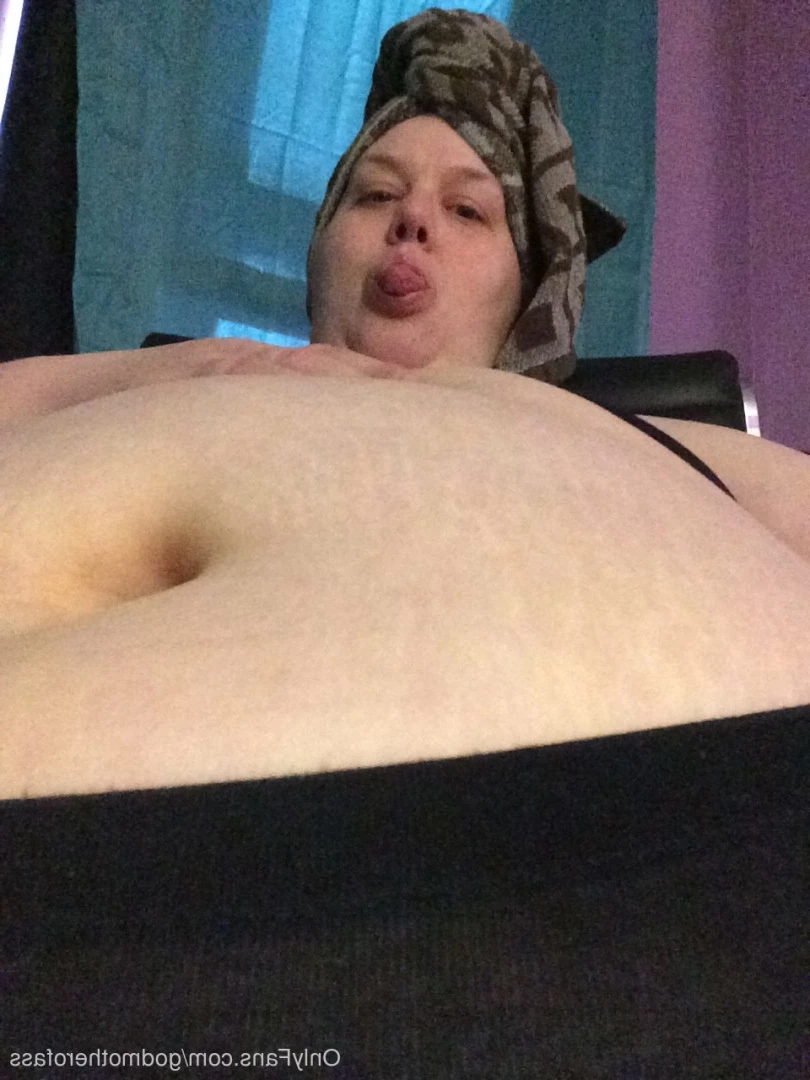 🧁GodMother Of Ass Mina Luciano🧁 [ godmotherofass ] Onlyfans leaked photo 8744945 on Hotleaks.tv