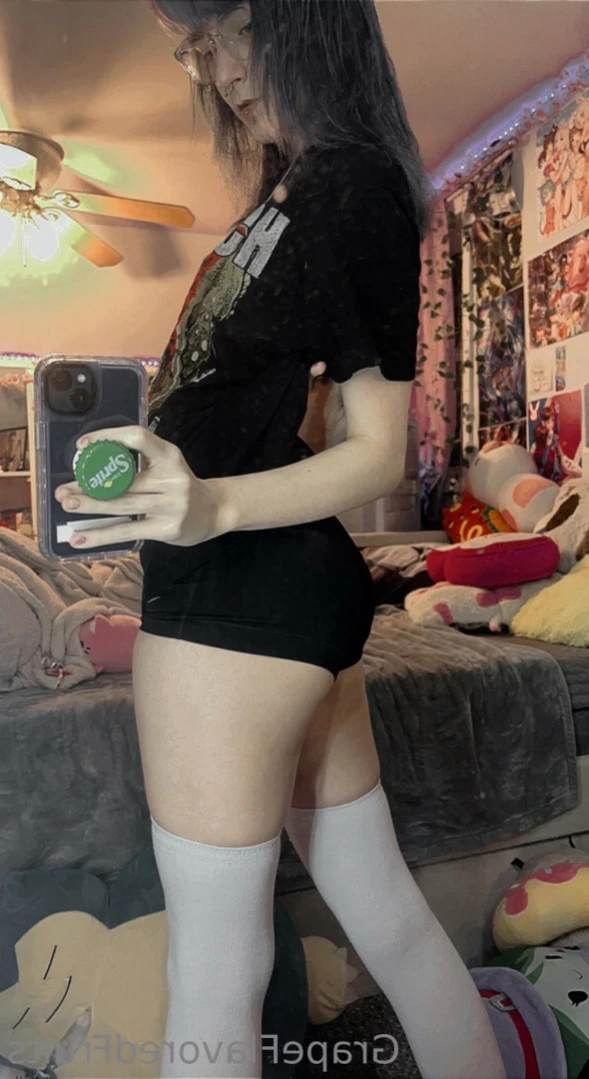 Grapeflavoredfruit [ grapeflavoredfruits ] Onlyfans leaked photo 12858598 on Hotleaks.tv