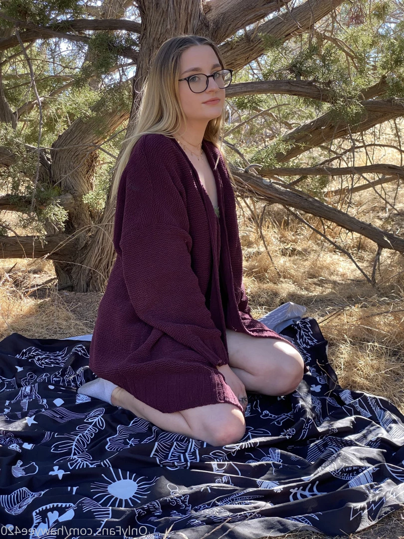 stoner girl next door 🍁 [ hawyee420 ] Onlyfans leaked photo 8690171 on Hotleaks.tv