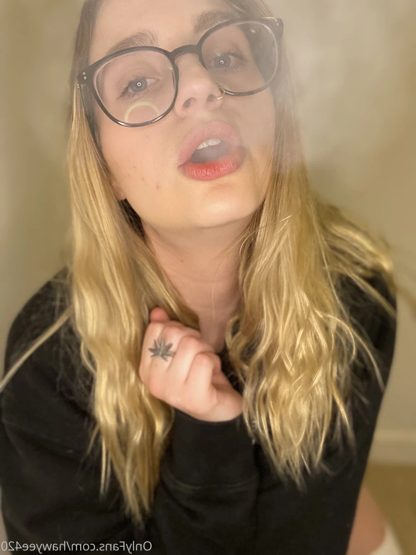 stoner girl next door 🍁 [ hawyee420 ] Onlyfans leaked photo 8691031 on Hotleaks.tv