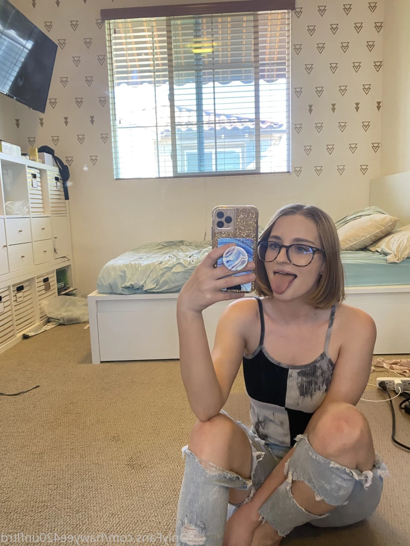 stoner girl next door 🍁 [ hawyee420 ] Onlyfans leaked photo 8691436 on Hotleaks.tv