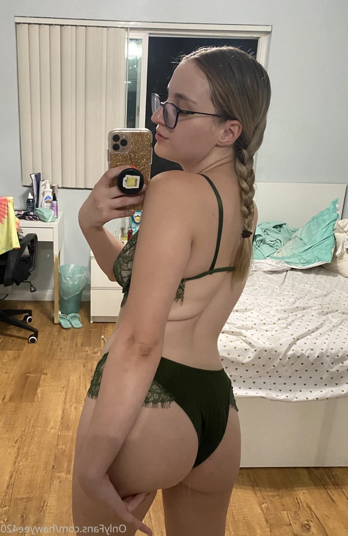 stoner girl next door 🍁 [ hawyee420 ] Onlyfans leaked photo 8696562 on Hotleaks.tv