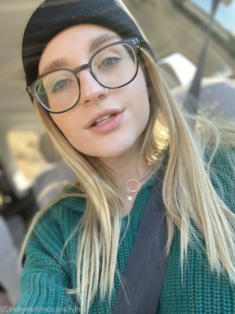 stoner girl next door 🍁 [ hawyee420 ] Onlyfans leaked photo 8697823 on Hotleaks.tv