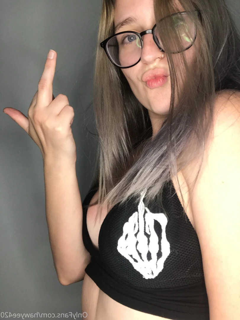 stoner girl next door 🍁 [ hawyee420 ] Onlyfans leaked photo 8698204 on Hotleaks.tv