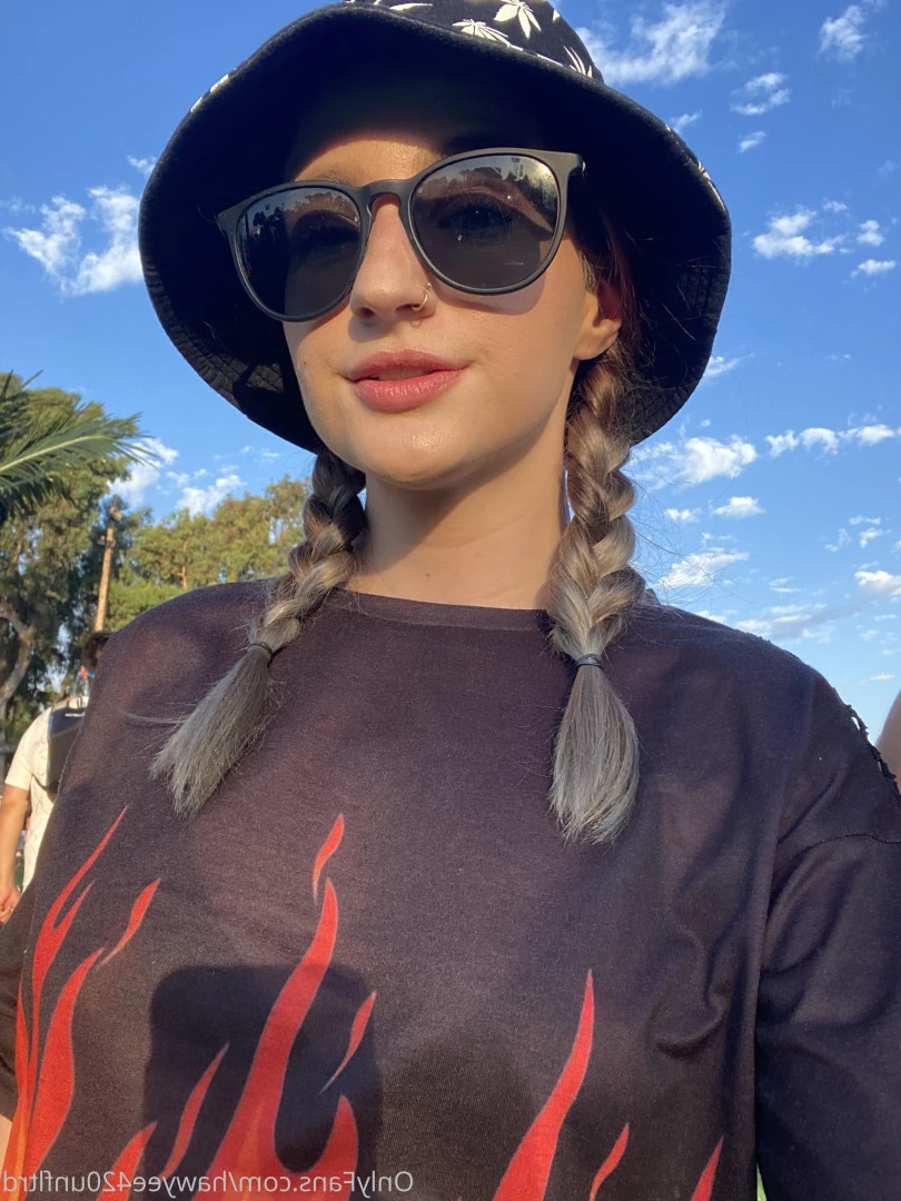 stoner girl next door 🍁 [ hawyee420 ] Onlyfans leaked photo 8699269 on Hotleaks.tv