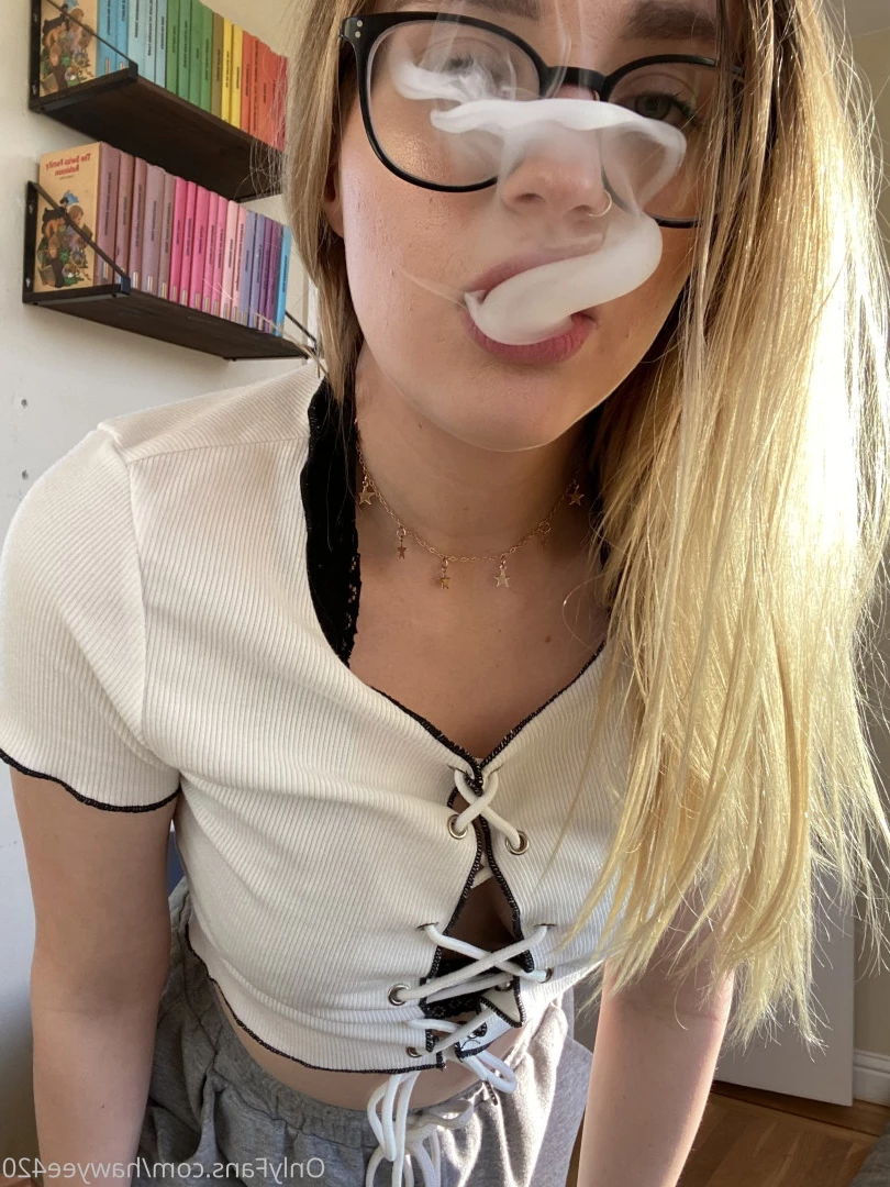stoner girl next door 🍁 [ hawyee420 ] Onlyfans leaked photo 8701603 on Hotleaks.tv