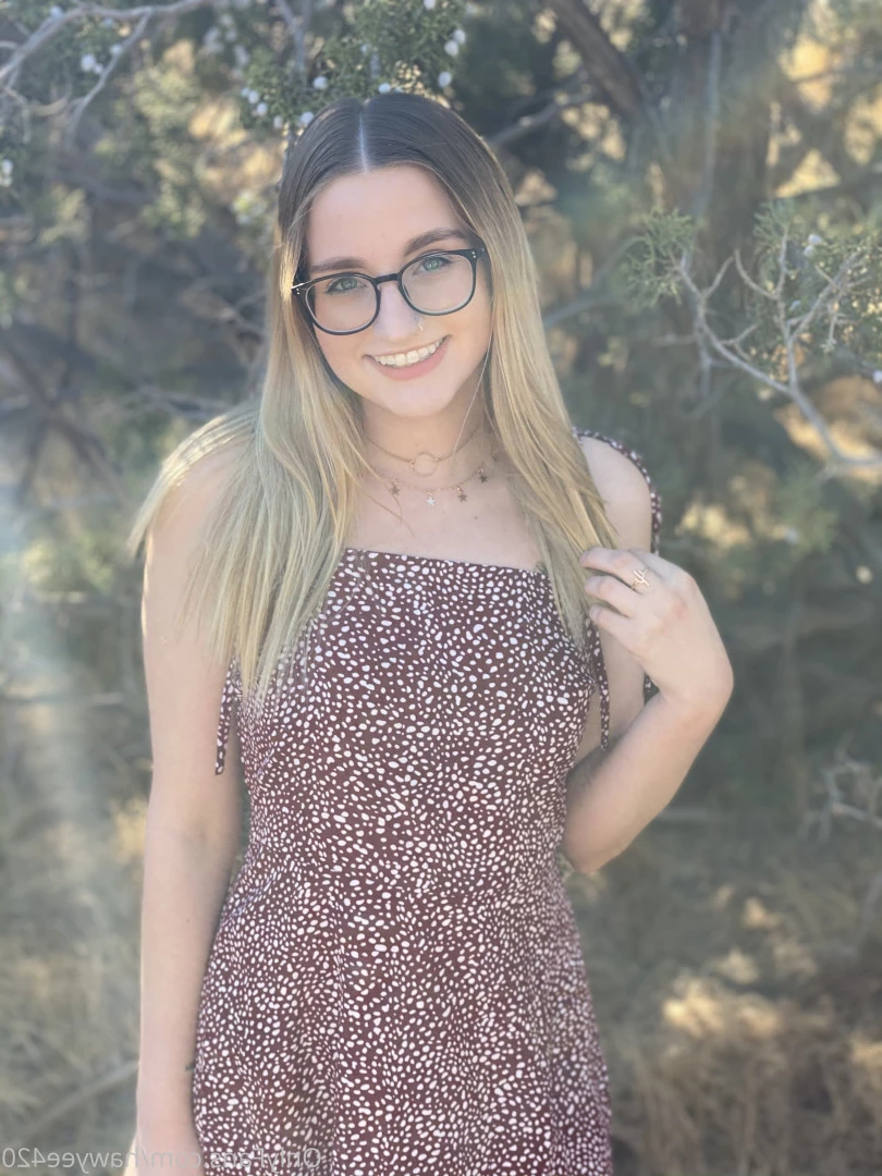stoner girl next door 🍁 [ hawyee420 ] Onlyfans leaked photo 8701871 on Hotleaks.tv