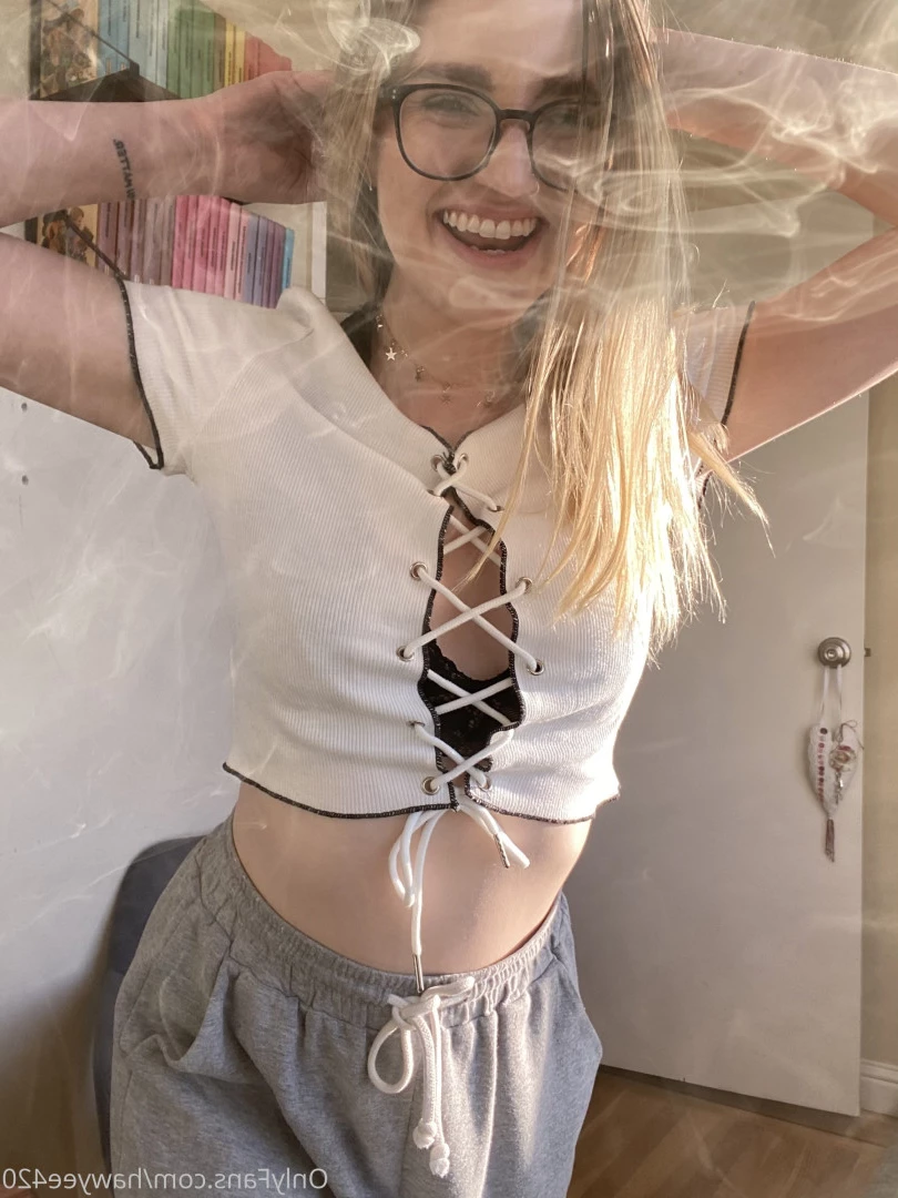 stoner girl next door 🍁 [ hawyee420 ] Onlyfans leaked photo 8701894 on Hotleaks.tv