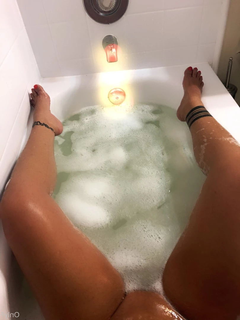 Queen Tots [ hottotrottots ] Onlyfans leaked photo 8466380 on Hotleaks.tv