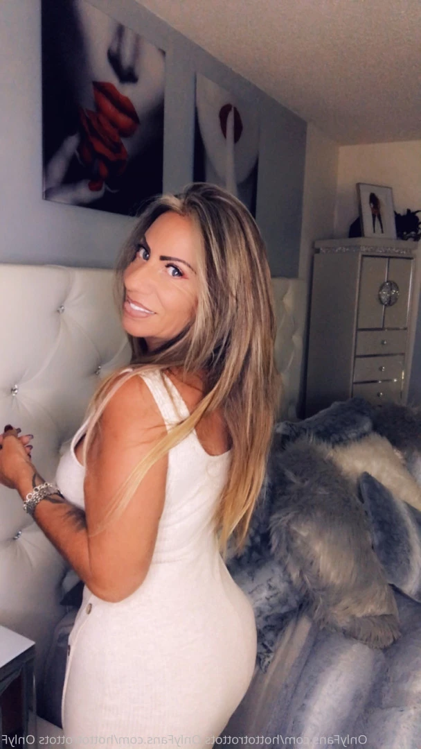 Queen Tots [ hottotrottots ] Onlyfans leaked photo 8467721 on Hotleaks.tv