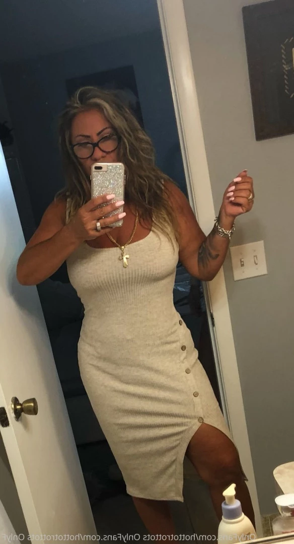 Queen Tots [ hottotrottots ] Onlyfans leaked photo 8479318 on Hotleaks.tv