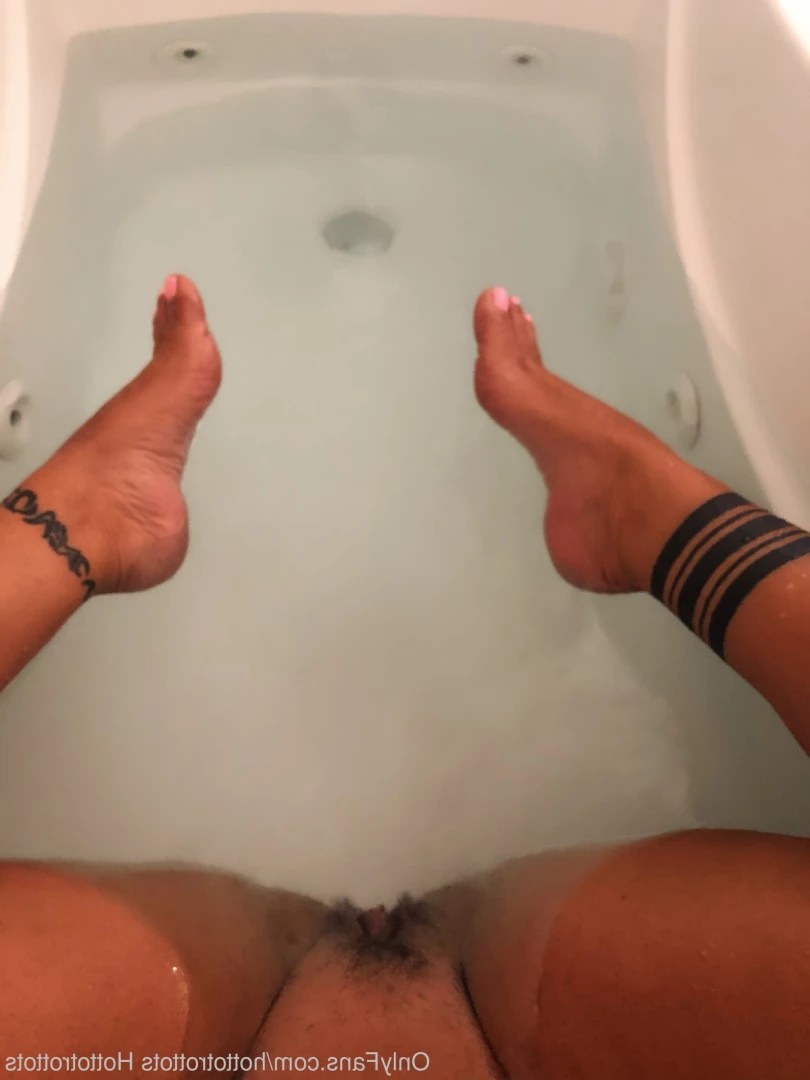 Queen Tots [ hottotrottots ] Onlyfans leaked photo 8497198 on Hotleaks.tv