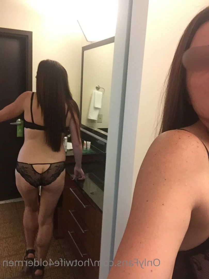 Hotwife4oldmen [ hotwife4oldermen ] Onlyfans leaked photo 8520185 on Hotleaks.tv