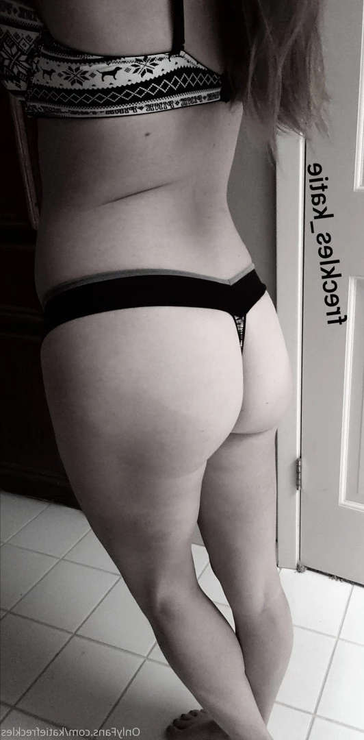 Katie Freckles 💋 [ katiefreckles ] Onlyfans leaked photo 10207693 on Hotleaks.tv