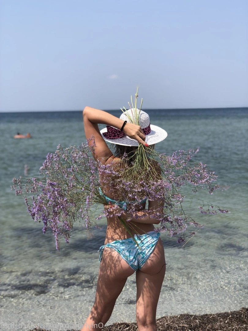 𝗝𝗨𝗜𝗖𝗬🎄𝗞𝗥𝗜𝗦 [ kriscb ] Onlyfans leaked photo 9970307 on Hotleaks.tv